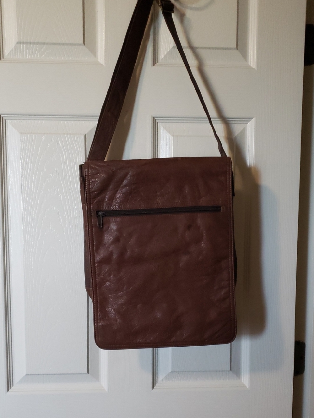 Wilsons Leather Brown Leather Messenger Bag with Front Zip Pocket